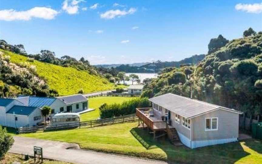 Keepin' it Coastal - Tutukaka Holiday Home, Ngunguru, New Zealand