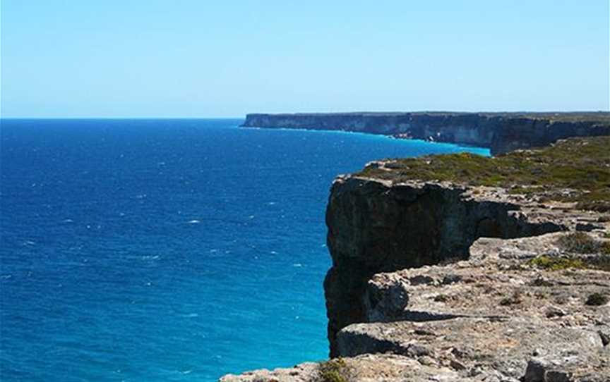 Baxter Cliffs and Nuytsland Nature Reserve, Tourist attractions in Cocklebiddy