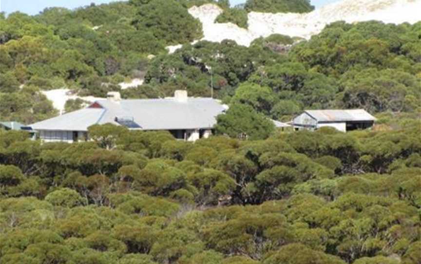 Eyre Bird Observatory, Tourist attractions in Cocklebiddy