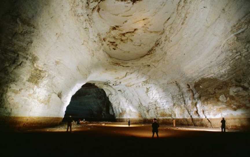 Abrakurrie Cave, Attractions in Eucla