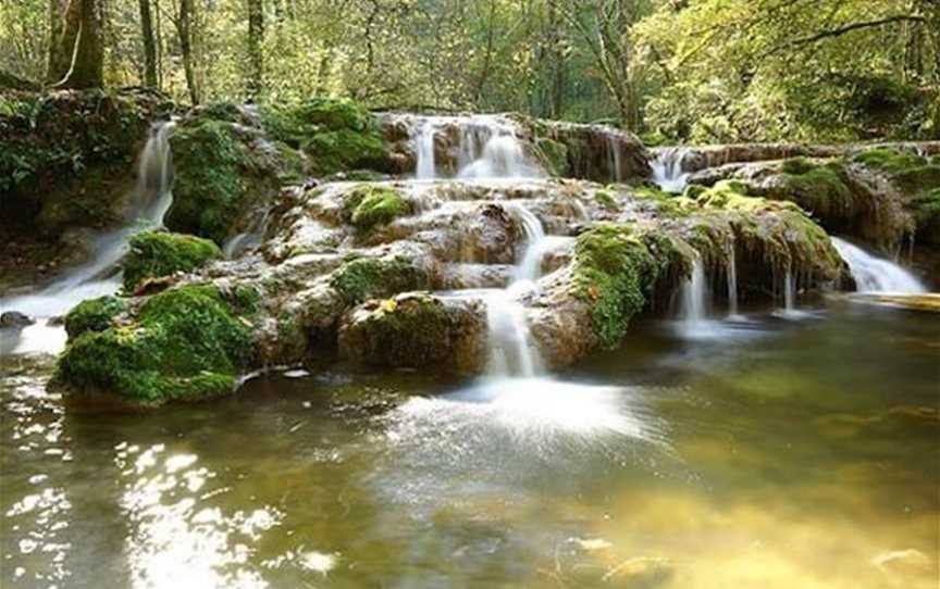 Hovea Falls, Tourist attractions in Hovea