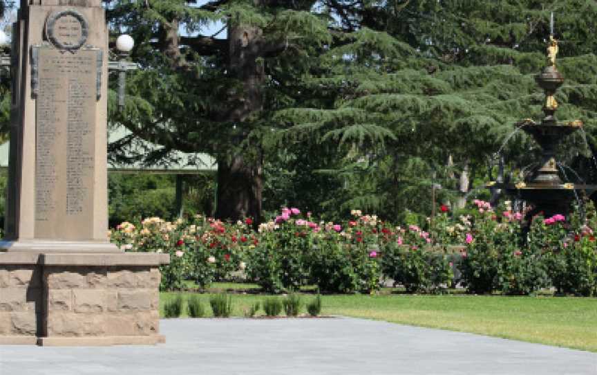 Victory Memorial Gardens, Attractions in Wagga Wagga