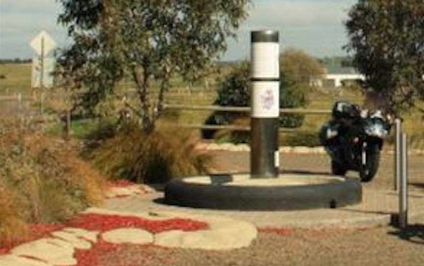 1924 Motorcycle Grand Prix Memorial, Attractions in Brisbane Grove