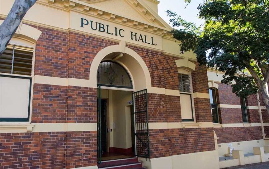 Hamilton Town Hall, Attractions in Hamilton