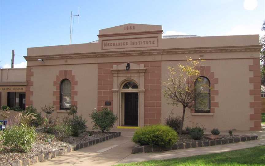 Golden Grains Museum, Attractions in Charlton