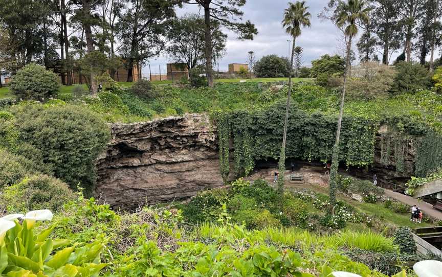 Umpherston Sinkhole / Balumbul, Mount Gambier, SA