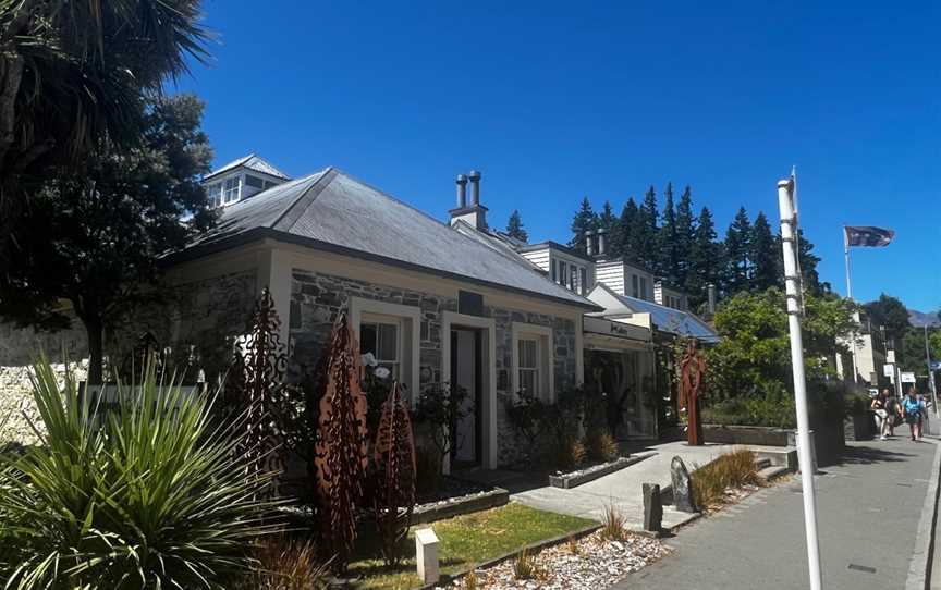 Artbay Gallery, Queenstown, New Zealand