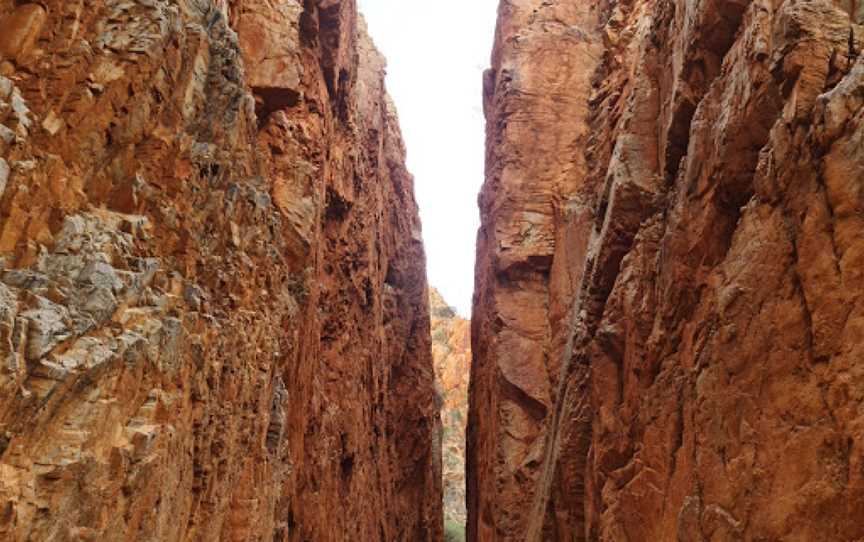 Standley Chasm – Angkerle  Atwatye, Hugh, NT