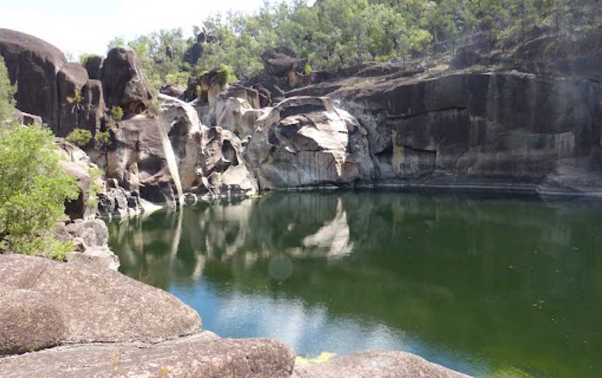 Macintyre Falls lookout, Atholwood, NSW