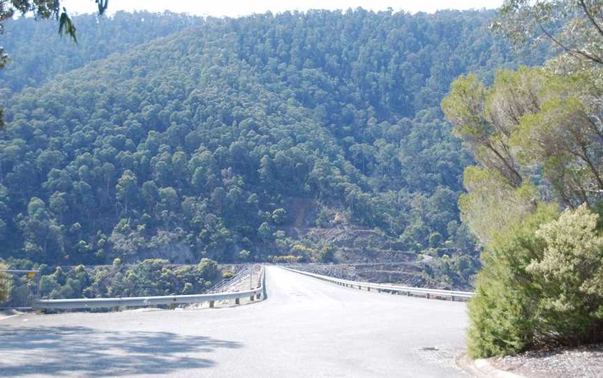 Dartmouth Dam Wall Picnic Area, Dartmouth, VIC