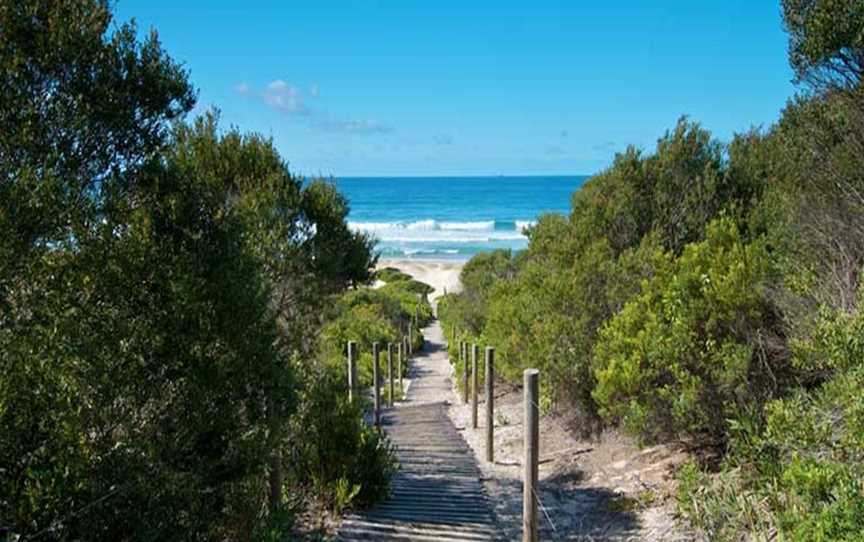 Pelican Beach Road lookout, Magenta, NSW