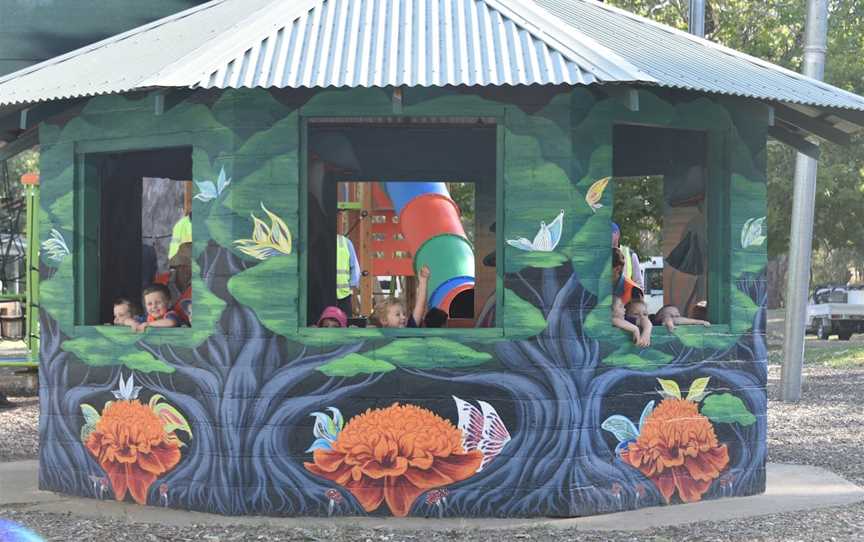 Enchanted Hut and Garden, Howlong, NSW