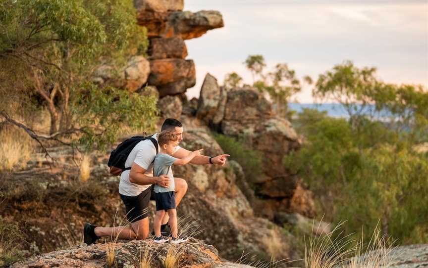 Hermit's Cave and Scenic Lookout, Griffith, NSW