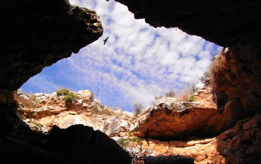 Murrawijinie Caves, Nullarbor, SA