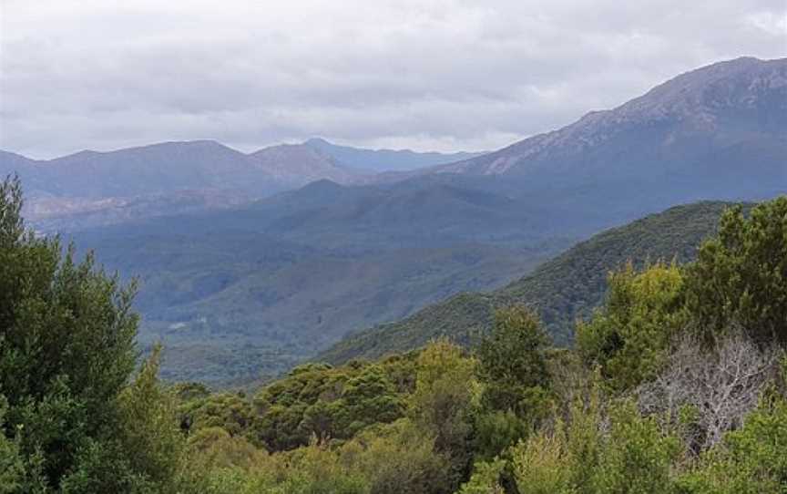 Rinadeena / Halls Creek Lookout, Strahan, TAS