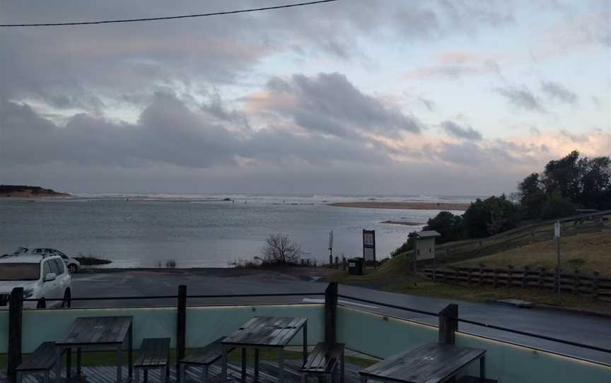 Lake Tyers Beach Tavern, Lake Tyers Beach, VIC