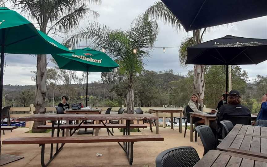 Noble Falls Tavern, Gidgegannup, WA