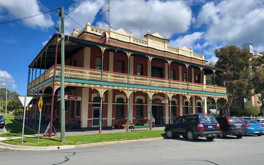 Bottlemart Express - Terminus Hotel, Tocumwal, NSW