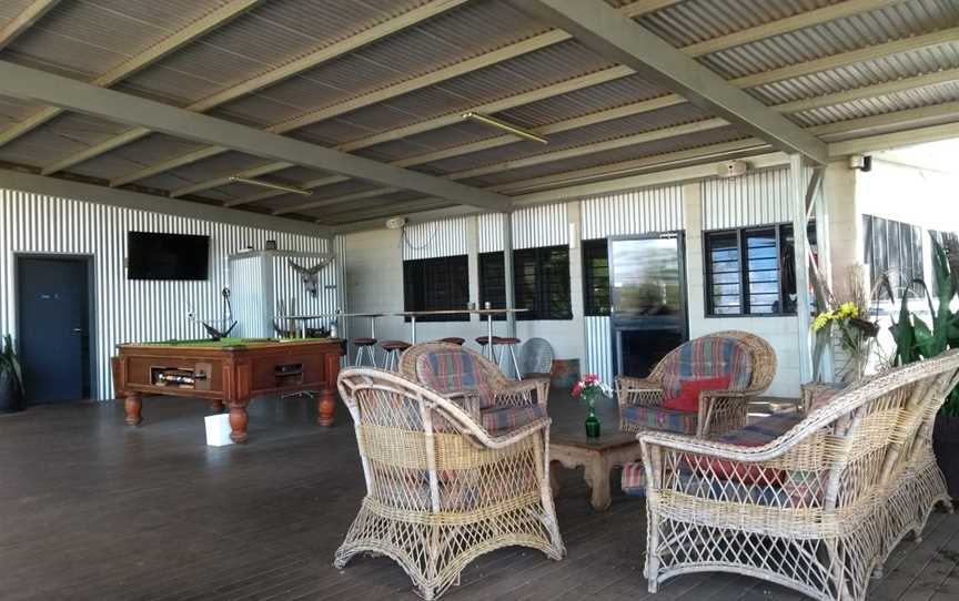 Emerald Springs Roadhouse NT Pub & Campground, Pine Creek, NT