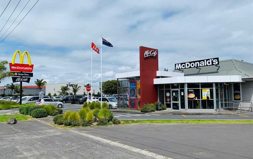 McDonald's Akoranga Drive, Northcote, New Zealand