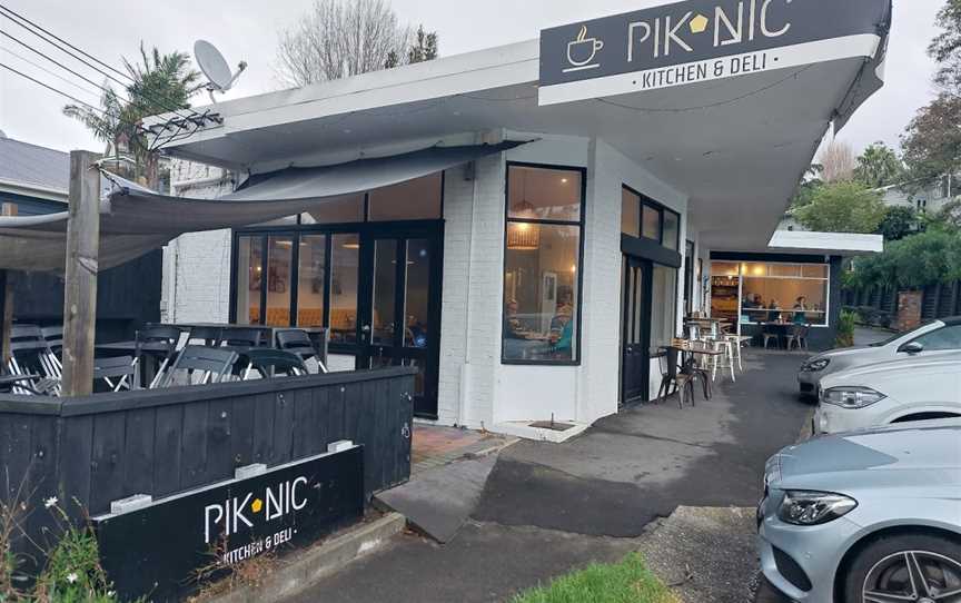 Piknic Cafe, Castor Bay, New Zealand