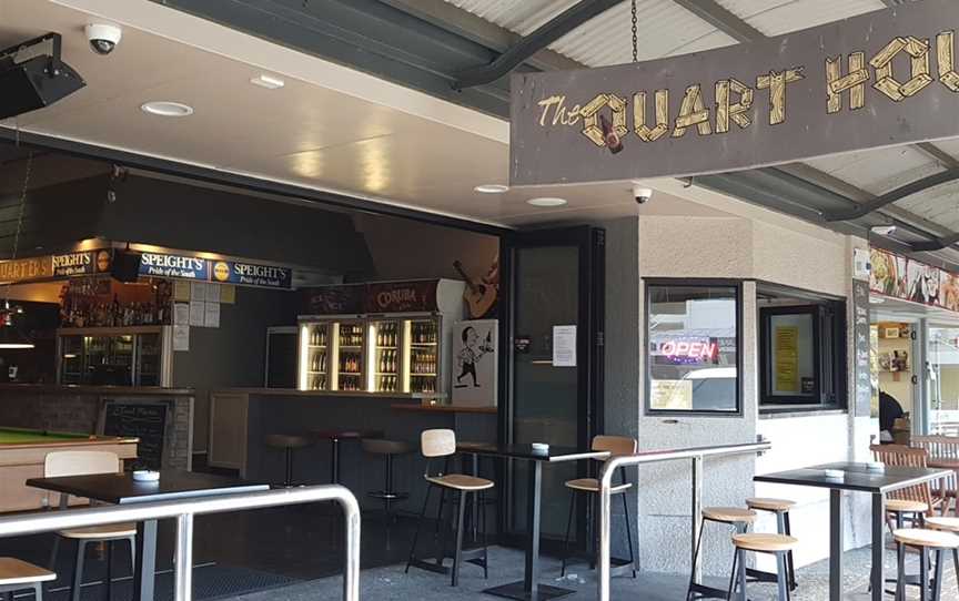 QUART HOUSE BAR, Whakatane, New Zealand