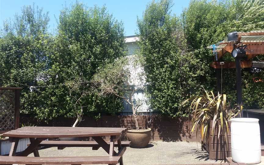 Shipwreck Bar, Gisborne, New Zealand