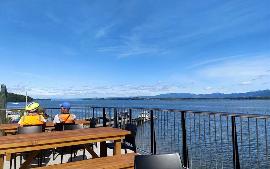 Shoreline Restaurant & Cafe, Bowentown, New Zealand