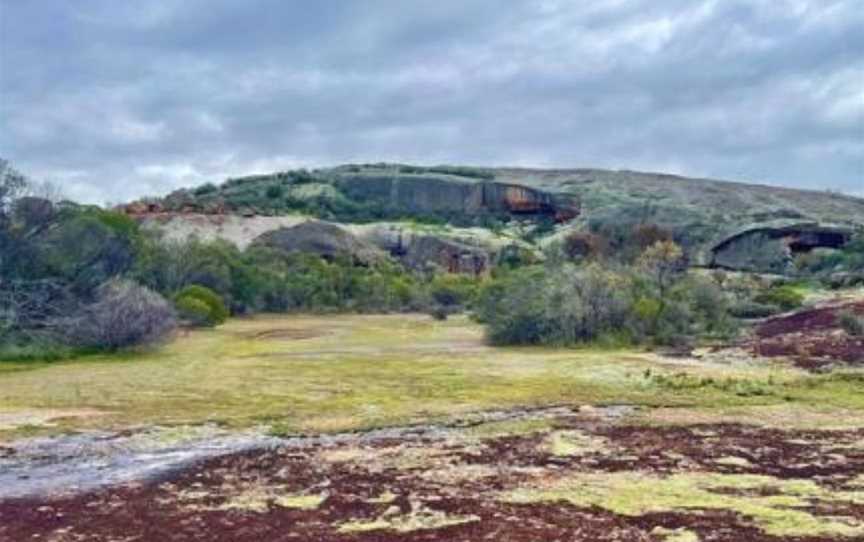 Sandford Rocks Nature Reserve, Attractions in Westonia