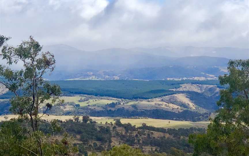 Mount Stromlo Observatory, Nature & Trails in Weston Creek