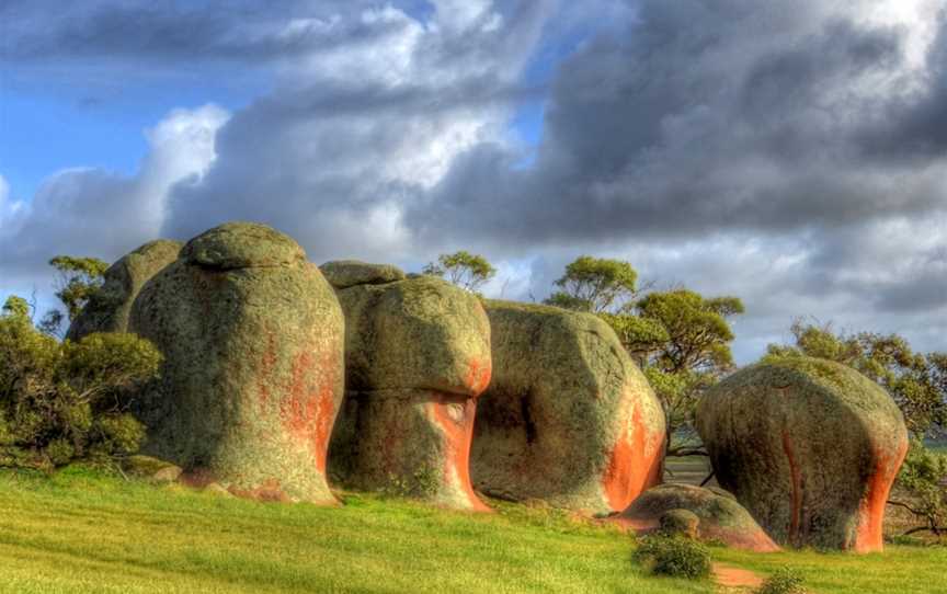 Murphy's Haystacks, Calca, SA