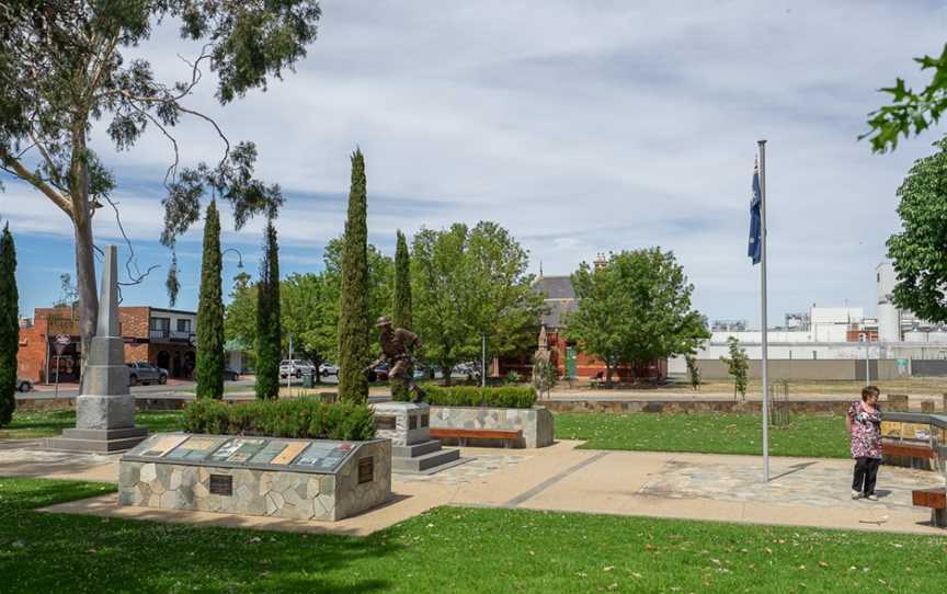 Robert Mactier Memorial Garden, Tatura, VIC