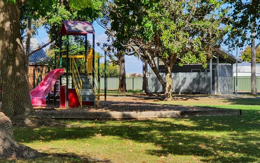 Robert Mactier Memorial Garden, Tatura, VIC