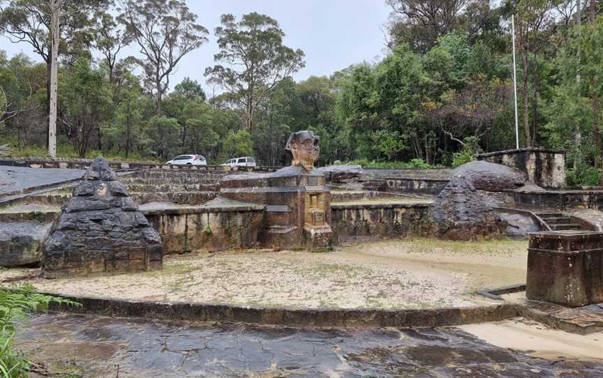 Sphinx Memorial to Bobbin Head Loop Track, North Turramurra, NSW