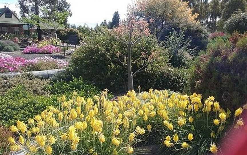 Yarrabee Native Garden, Lara, VIC