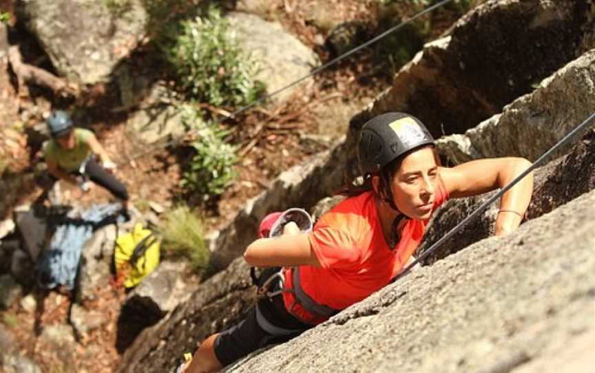 Pinnacle Sports - Abseiling Mount Ngungun, Glass House Mountains, QLD