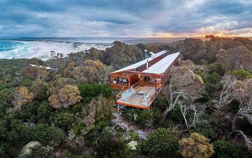 Bay of Fires Lodge Walk by Tasmanian Walking Company, Mount William National Park, TAS