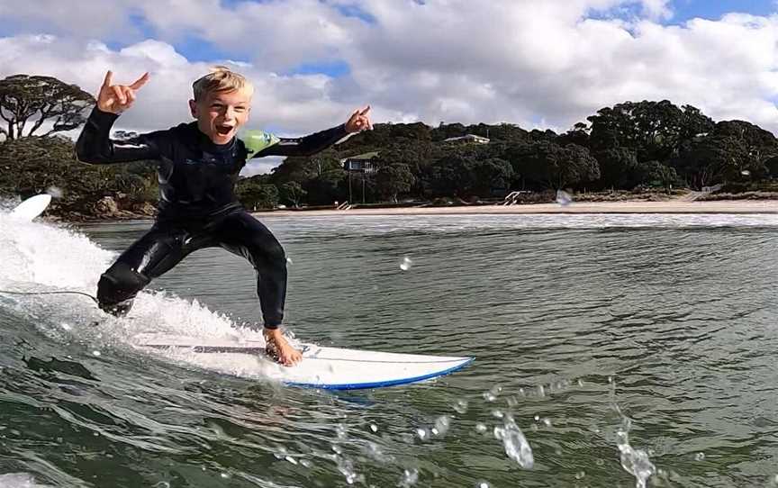 Learn 2 Surf Waipu Cove, Waipu, New Zealand