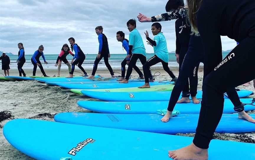 Learn 2 Surf Waipu Cove, Waipu, New Zealand