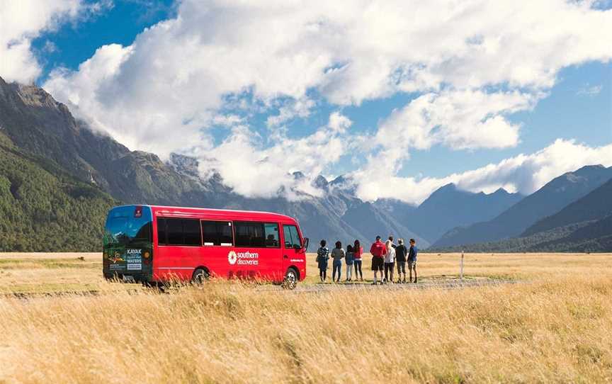 Southern Discoveries - Go Milford, Te Anau, New Zealand