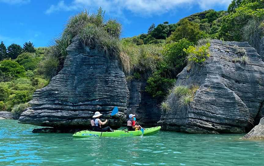 Raglan Kayak & Paddleboard, Raglan, New Zealand