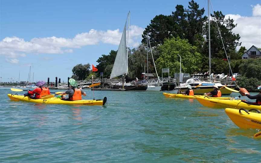 The Riverhead Tavern Kayak Tour, Tours in Auckland