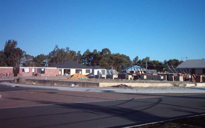 Southern river typical street march2006 gnangarra.JPG