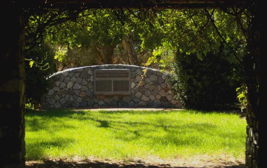 Kenwick cemetery gnangarra 01.jpg