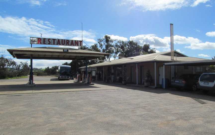 Warradarge roadhouse 2.jpg