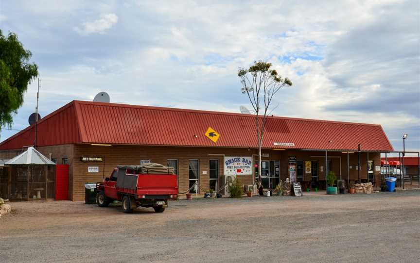 The Wedgetail Inn, Cocklebiddy, 2017