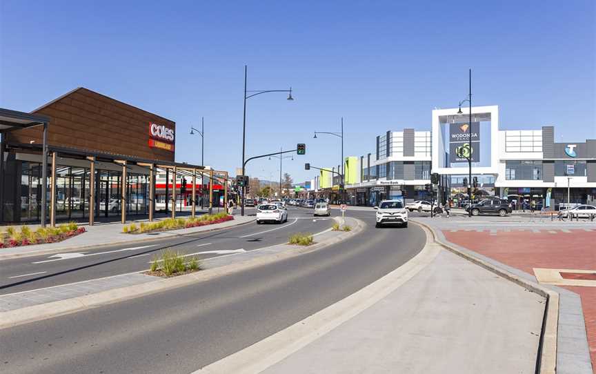 Looking down High Street in Wodonga (2).jpg