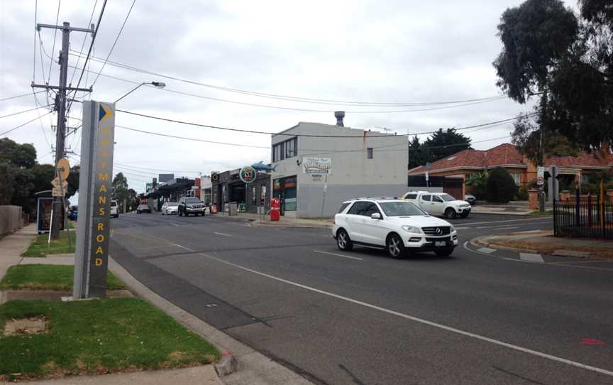 Hoffmans Road shops, Niddrie.jpg