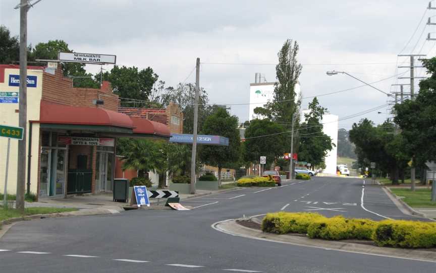 Longwarry Mackay Street.jpg