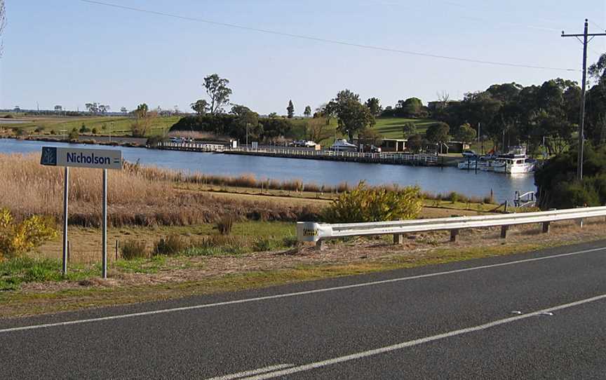 Nicholson-River-and-boat-ramp,-Nicholson,-VIC,-13.09.2008.jpg